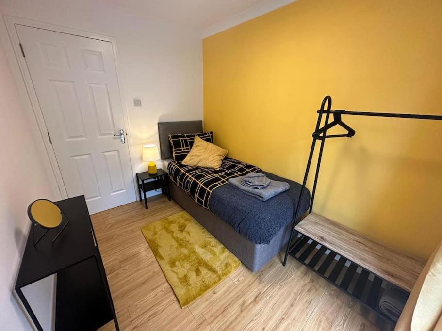 Elegant Room In Stylish House Milton Keynes Ngoại thất bức ảnh